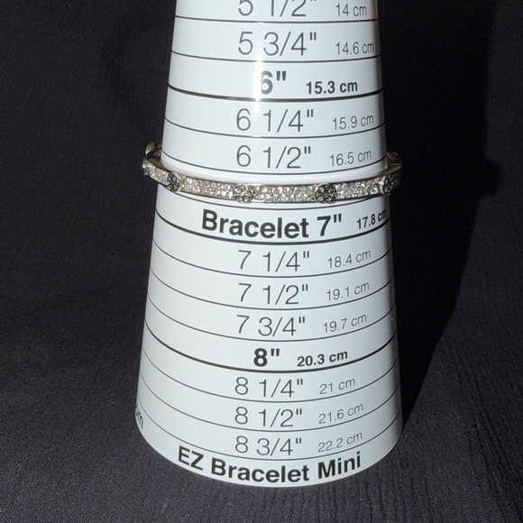 NWT Tory Burch Miller Stud Crystal Pave’ Bracelet in Silver - Picture 7 of 7